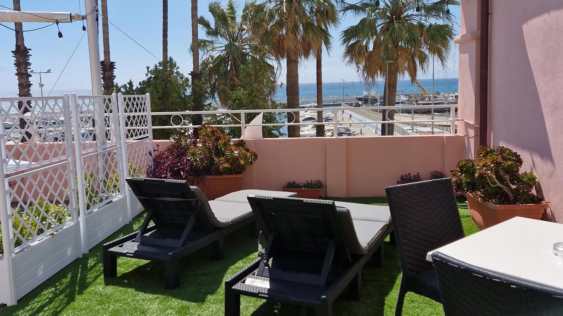 Vela Bianca H & R Hotel Diano Marina